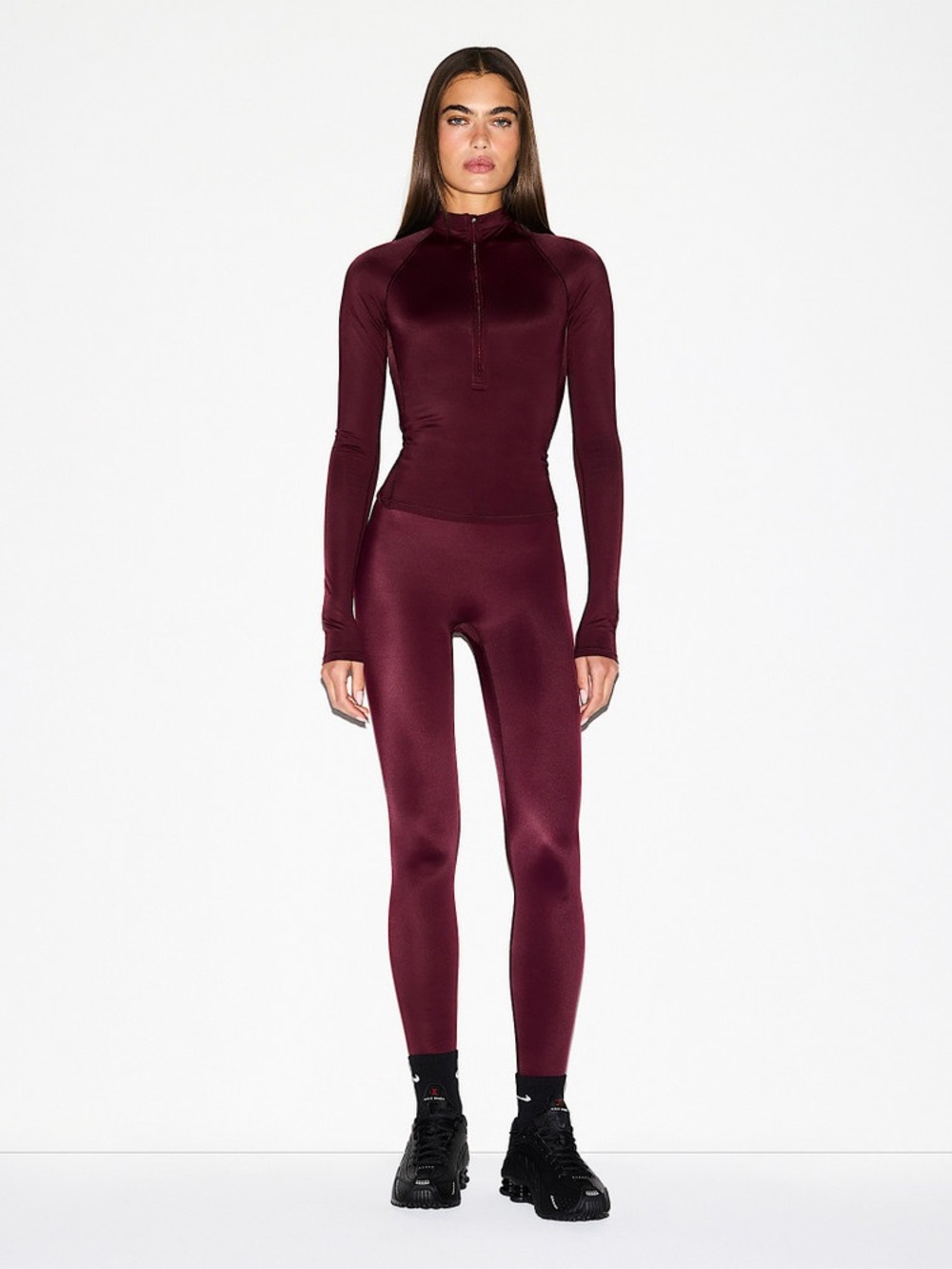 NikeSkims Shine Women’s High-Waisted Bonded 26” Leggings Currant